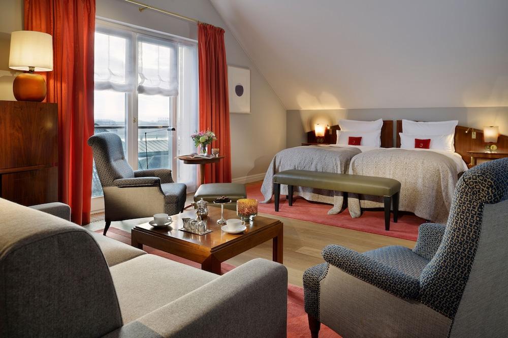 Hotel Louis C. Jacob Hamburg Bagian luar foto A suite at the Hotel Axelmannstein