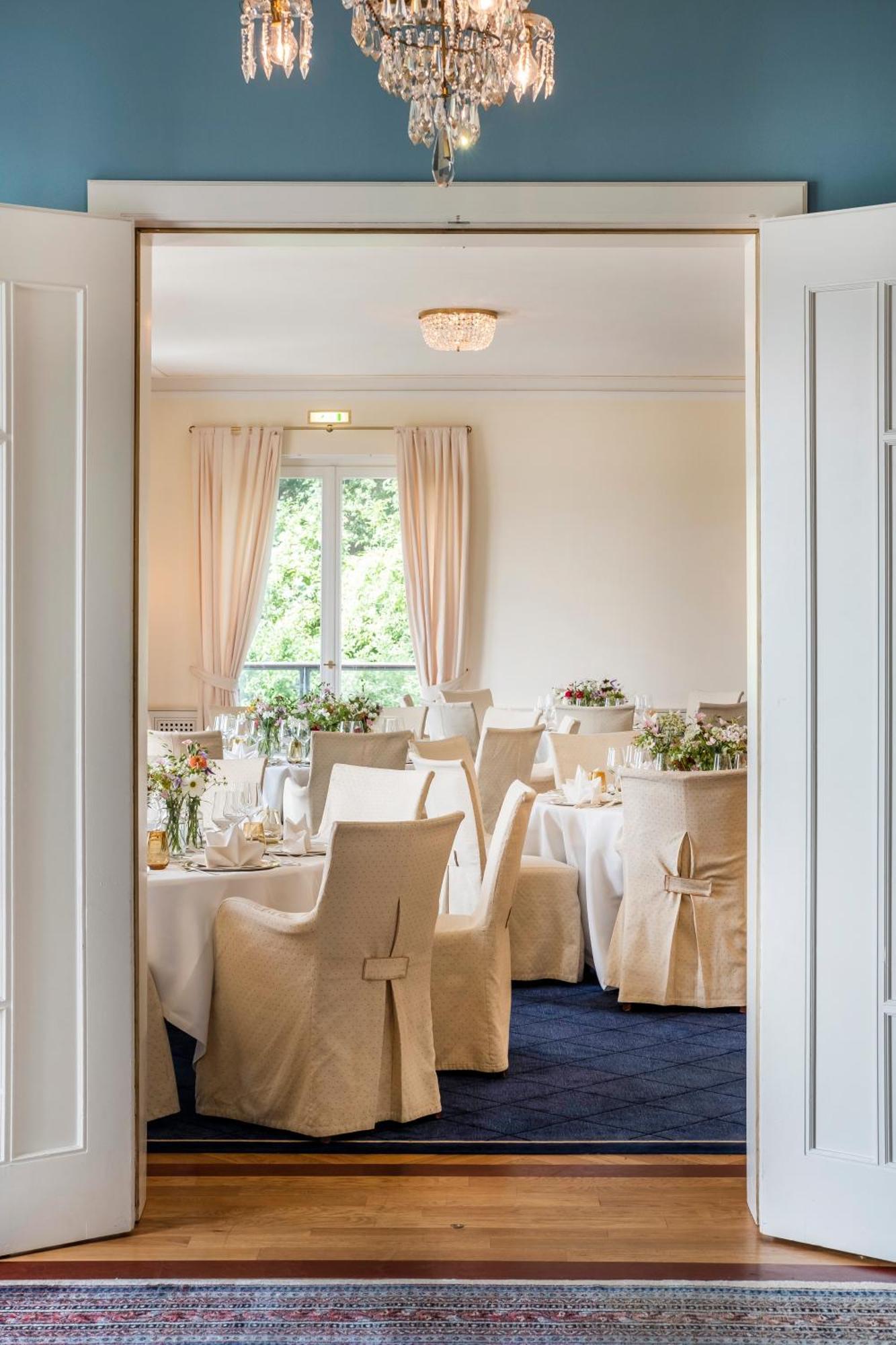 Hotel Louis C. Jacob Hamburg Bagian luar foto The restaurant